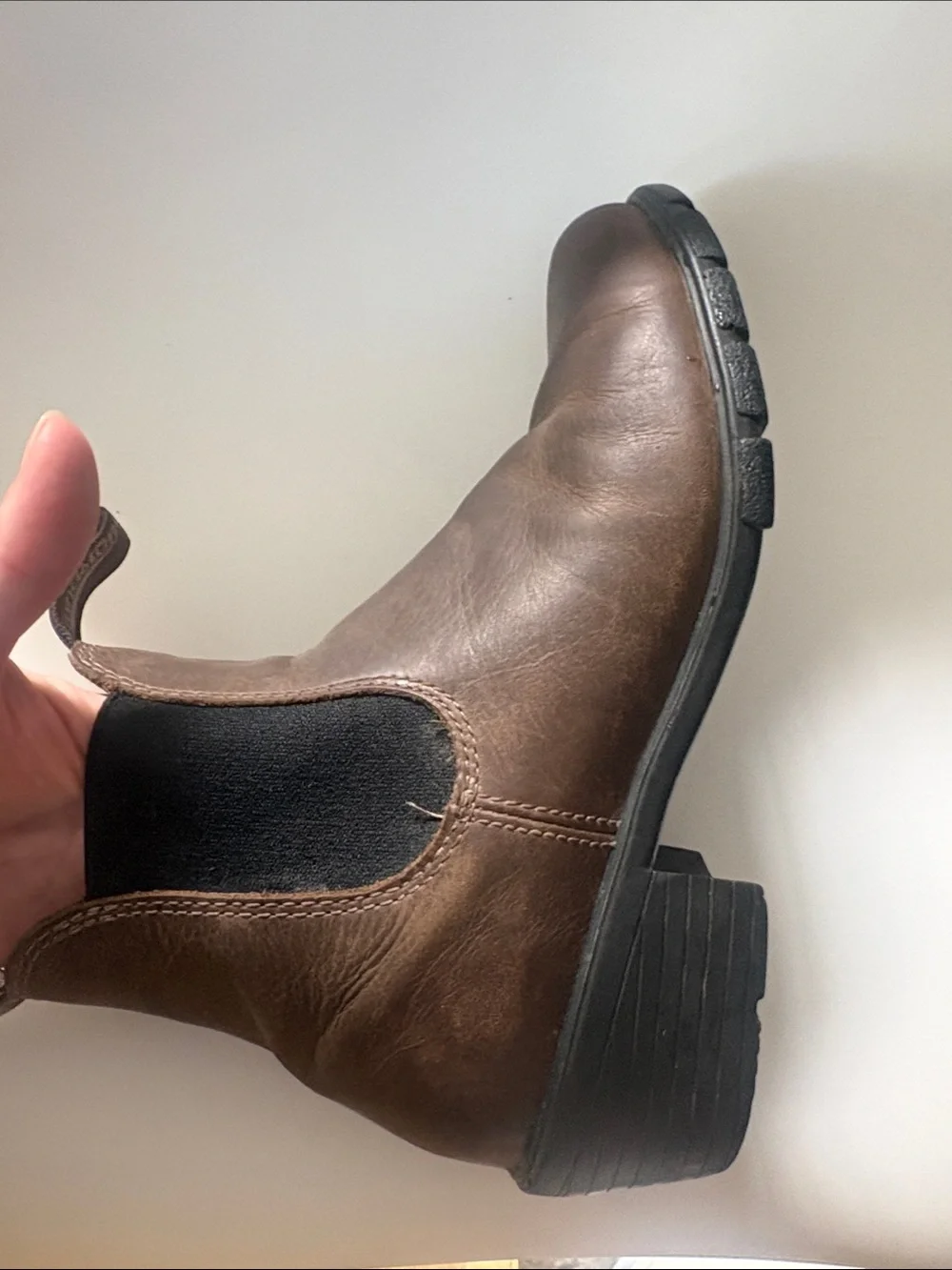 Size 9 Blundstone Antique Brown Chelsea Heeled Boots